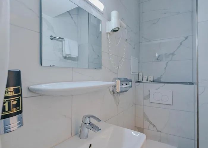 Otel Muenchner Hof - Frankfurt 3*