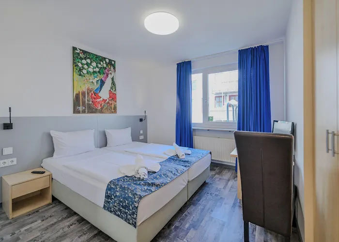 Muenchner Hof - Frankfurt Otel 3*