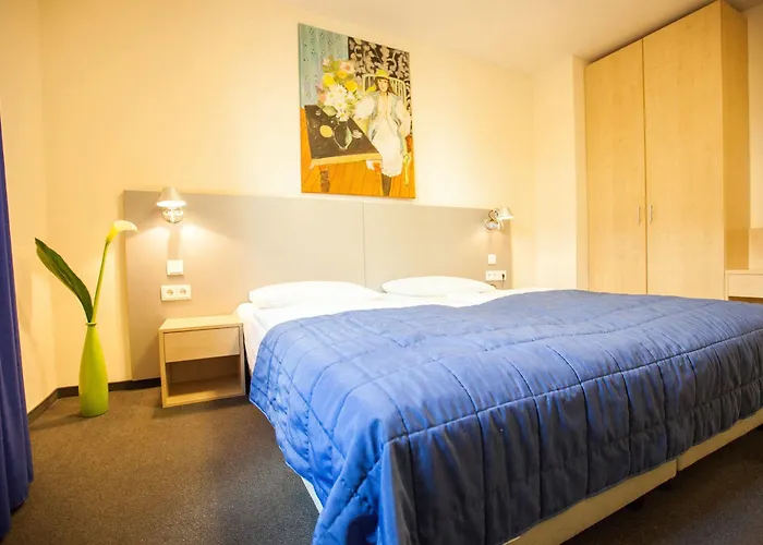 Muenchner Hof - Frankfurt Otel 3*